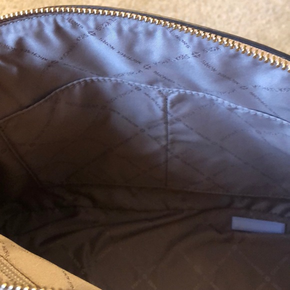 Michael Kors Emmy satchel in bisque - Picture 9 of 9